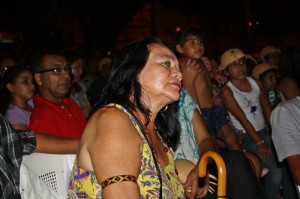 Atriz_Ivonete_Albano_na_plateia_do_Chuva_de_Bala