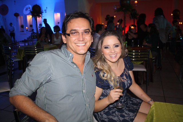 aSINVAL_COM_IRM_DA_ANIVERSARIANTE_DANIELE_CARVALHO