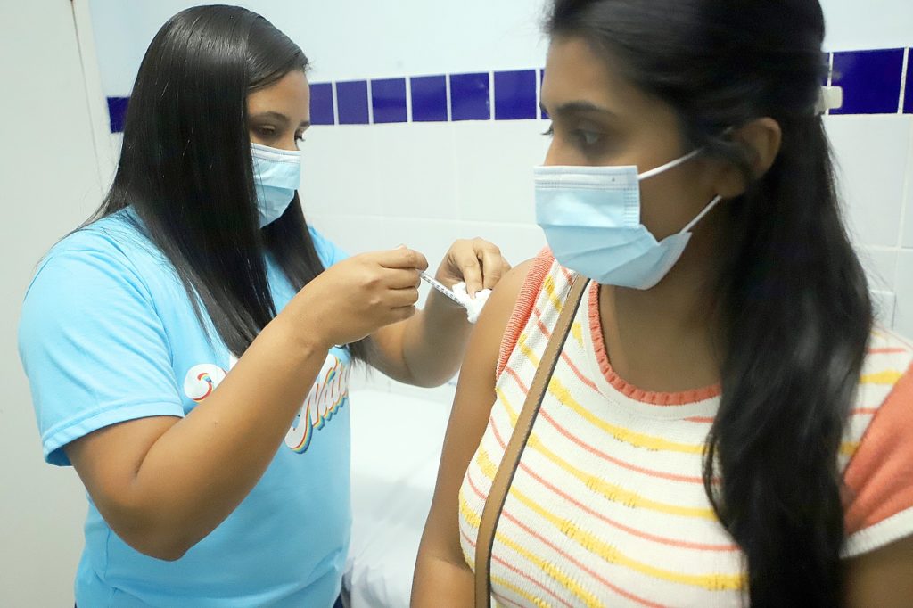 Vacina contra covid-19_F_Alex Régis